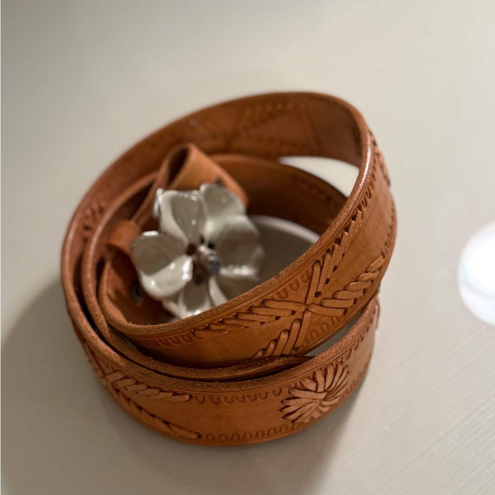 Tan Leather Belt with White/Light Blue Floral Buckle - Picture 2 of 4